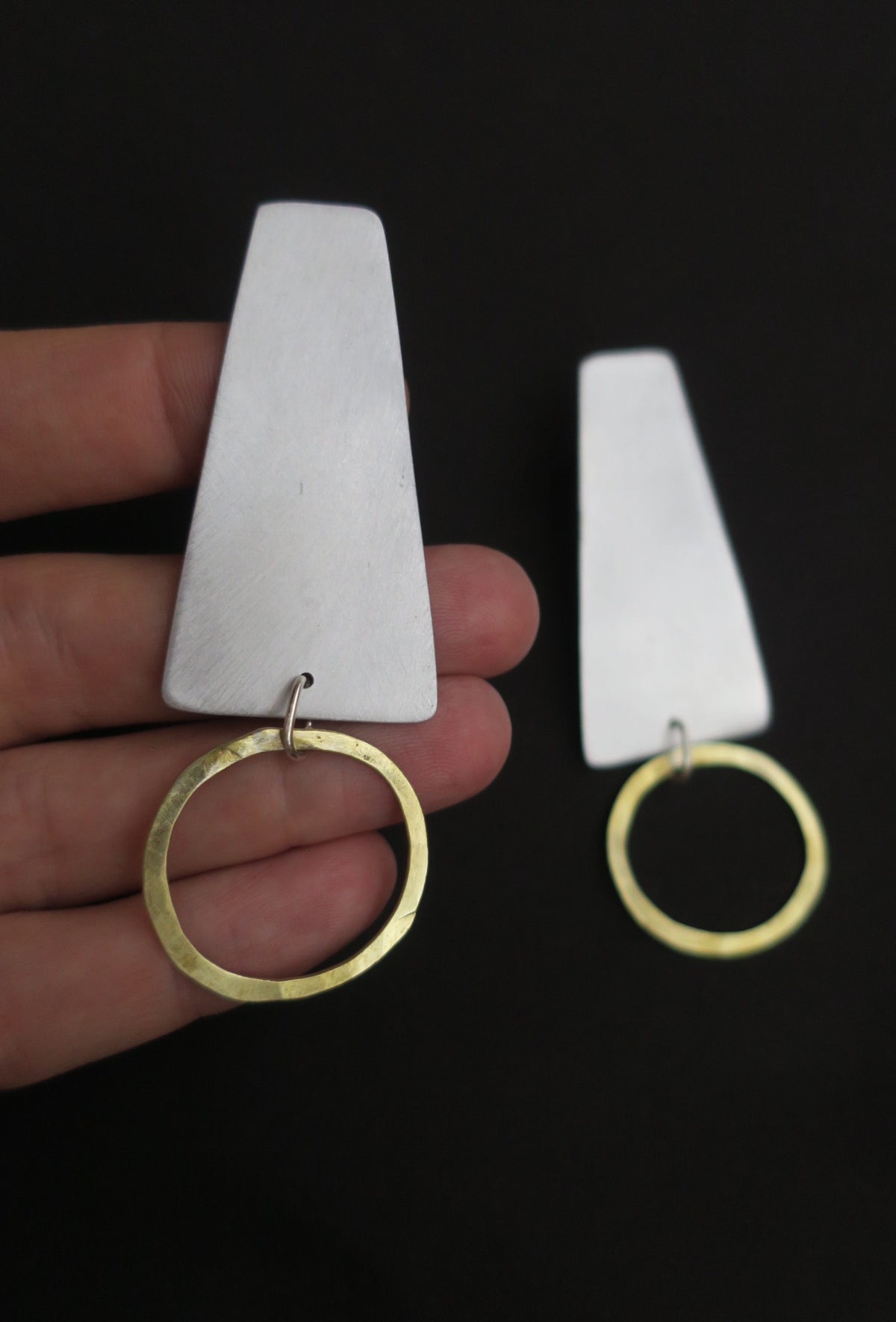 Boucles d'oreille - Les couchers de soleil - Bijoux contemporain en aluminium et laiton.