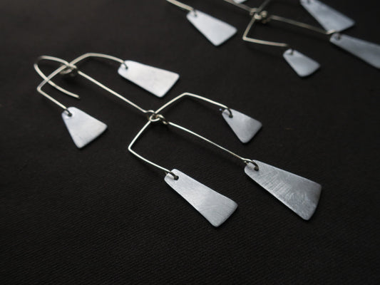 Les carillons - Boucles d’oreilles en aluminium brossé et argent 925