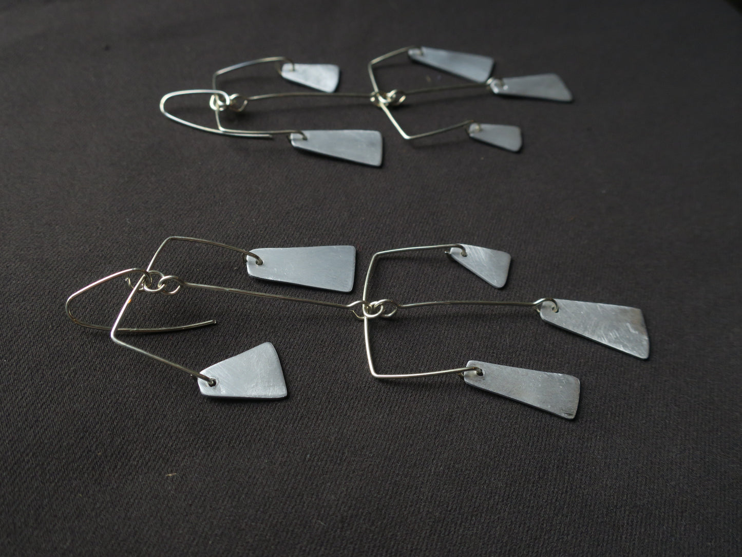 Les carillons - Boucles d’oreilles en aluminium brossé et argent 925
