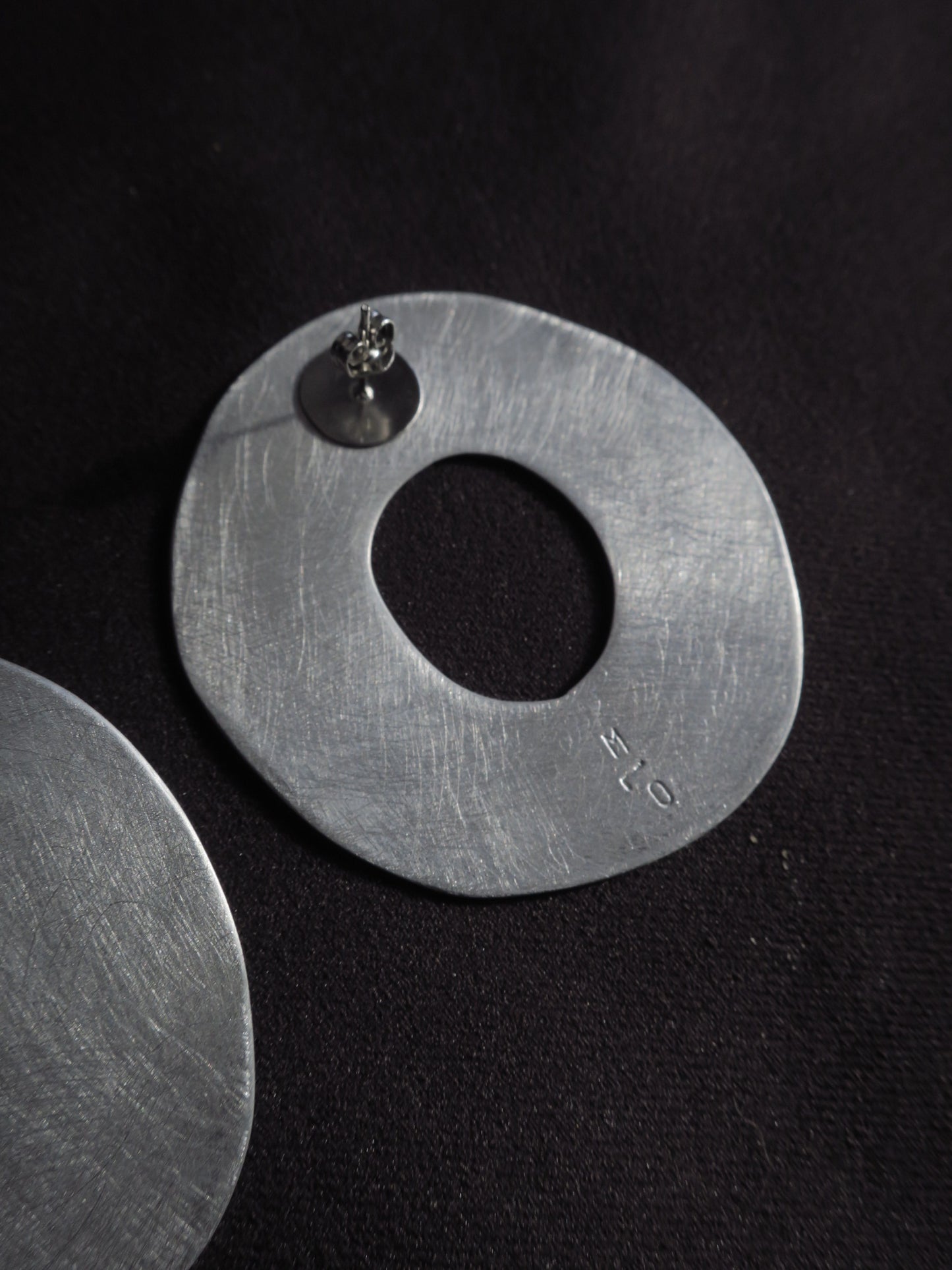 Les Anneaux - Boucles d'oreilles artisanales en aluminium