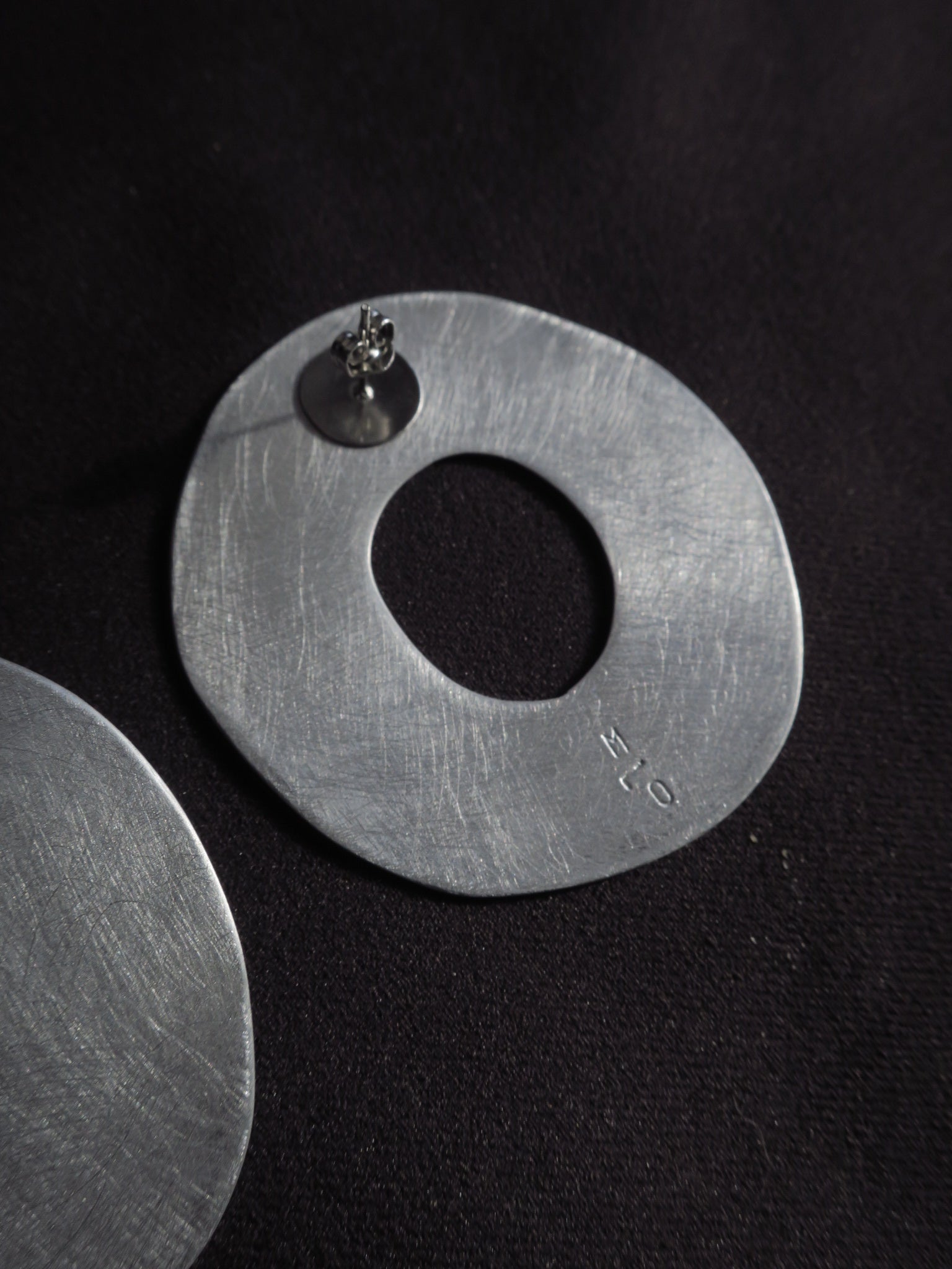 Les Anneaux - Boucles d'oreilles artisanales en aluminium