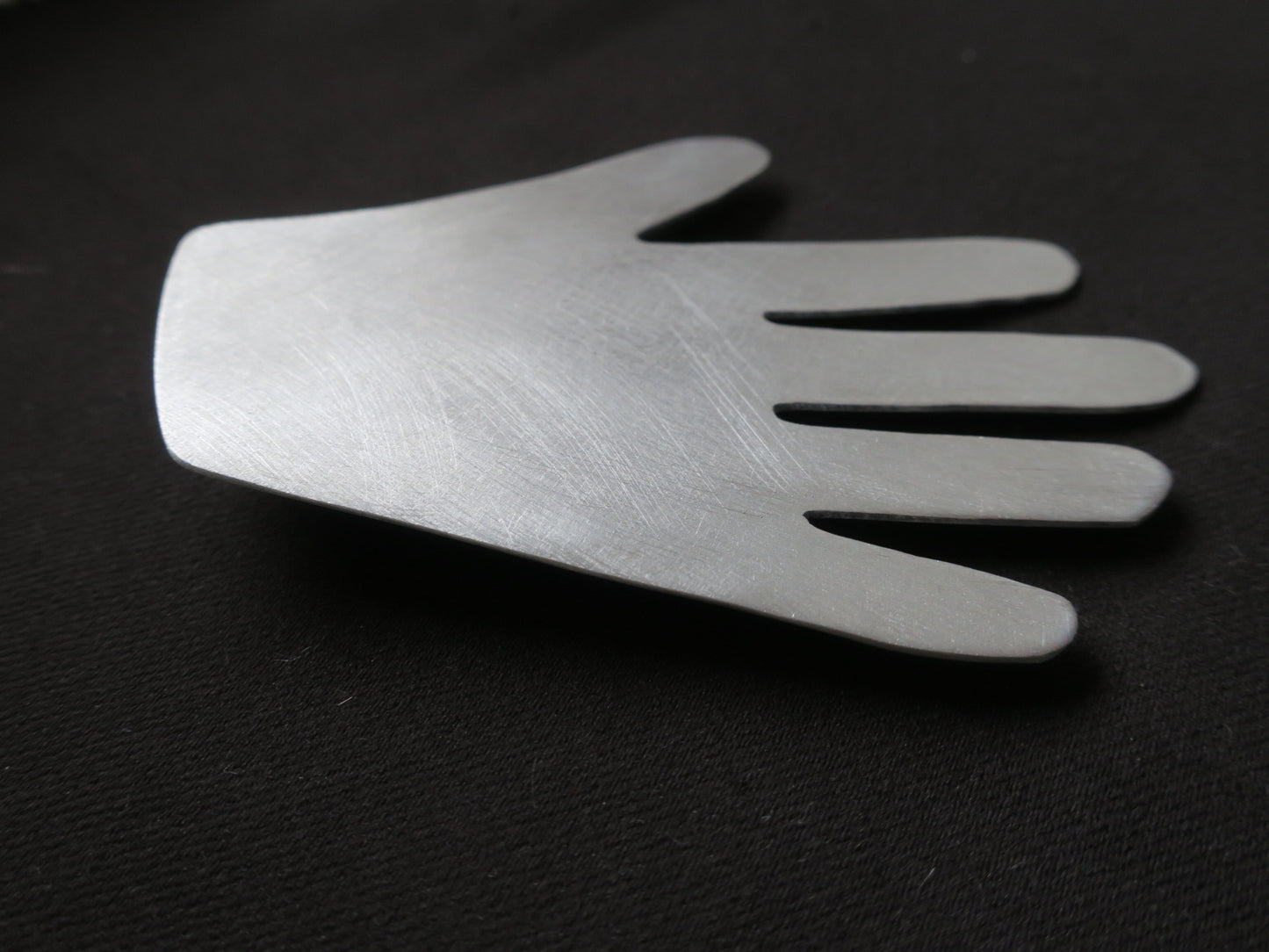 Broche Main — Aluminium Brossé