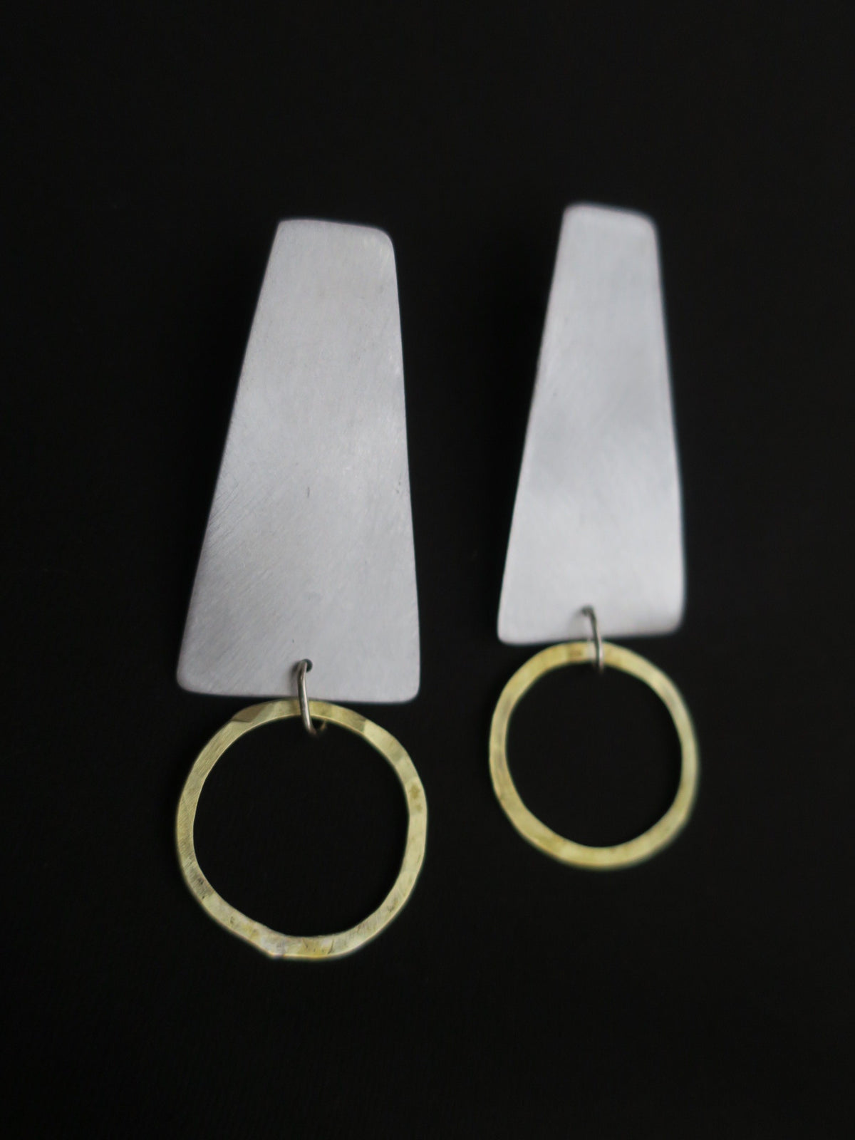 Boucles d'oreille - Les couchers de soleil - Bijoux contemporain en aluminium et laiton.