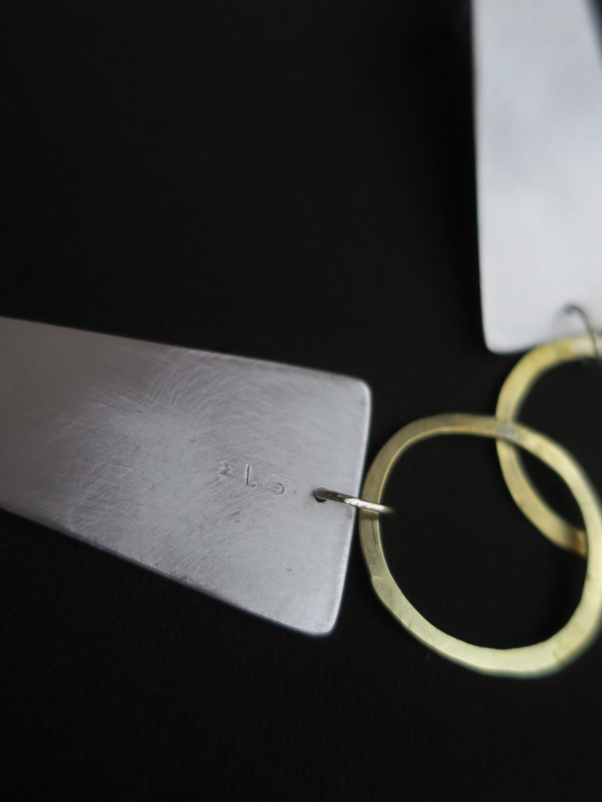 Boucles d'oreille - Les couchers de soleil - Bijoux contemporain en aluminium et laiton.