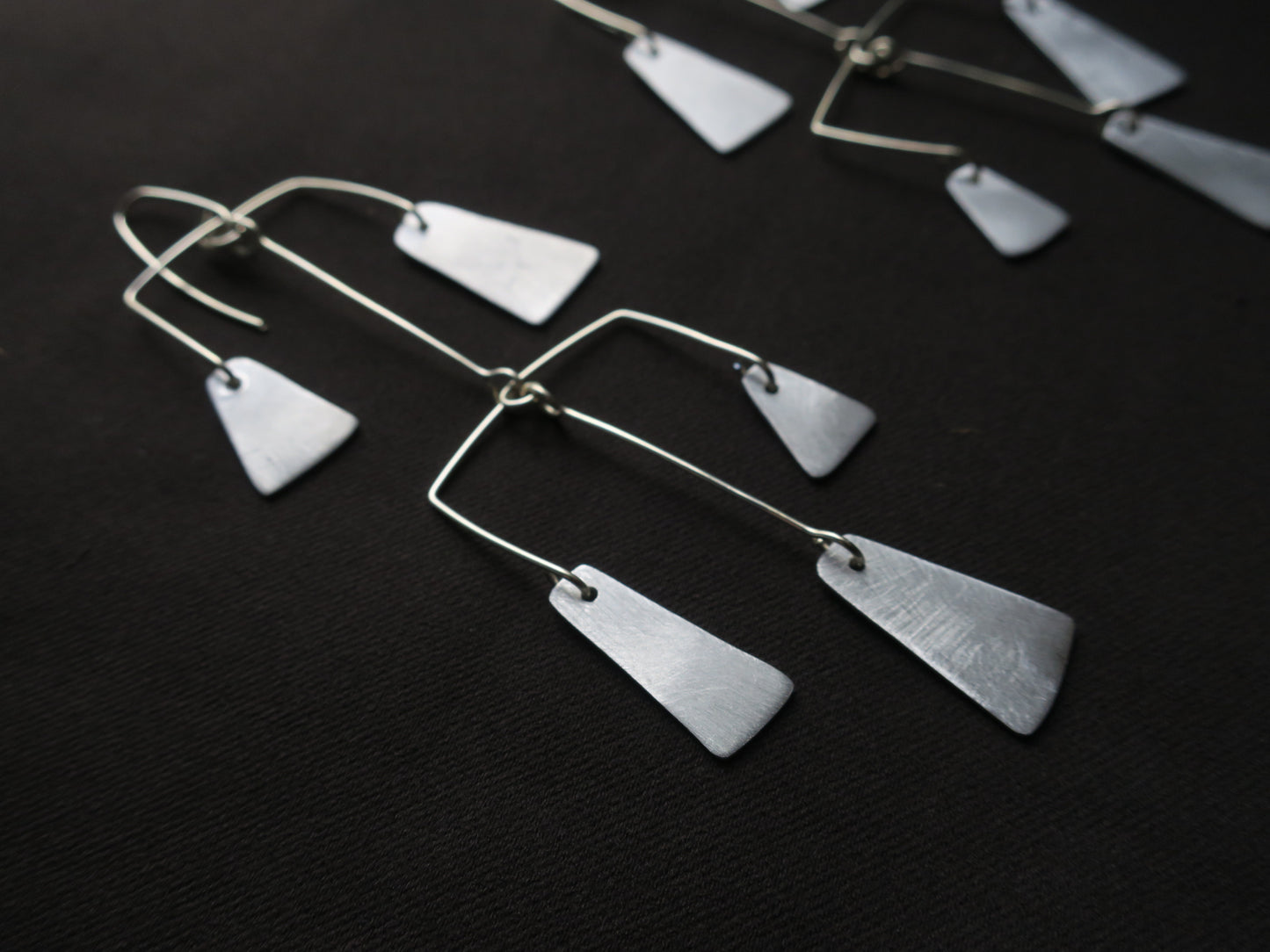Les carillons - Boucles d’oreilles en aluminium brossé et argent 925