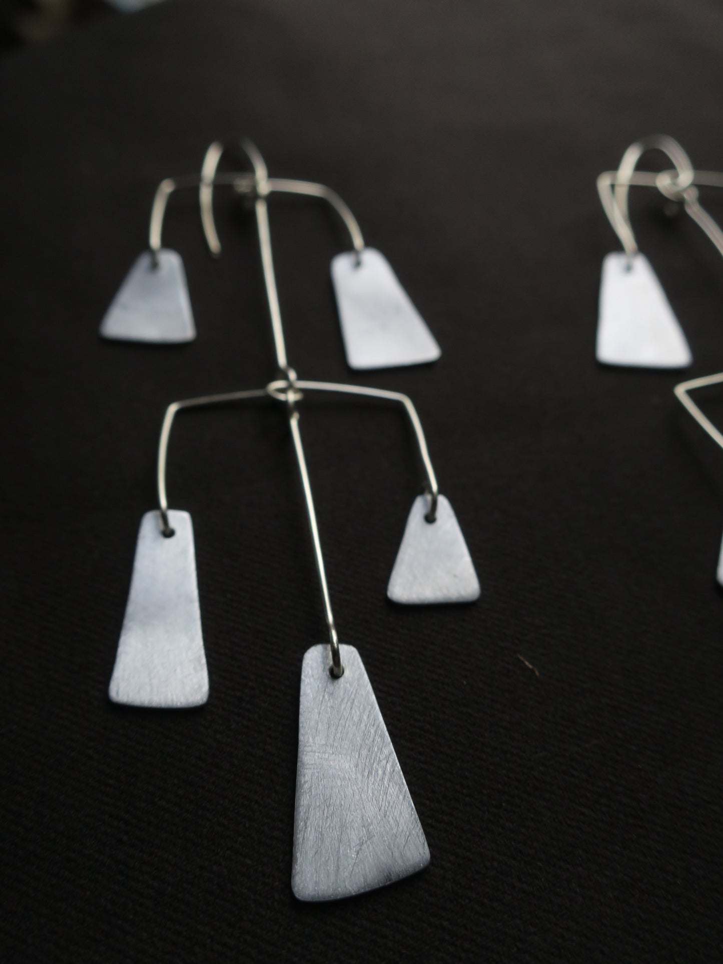 Les carillons - Boucles d’oreilles en aluminium brossé et argent 925